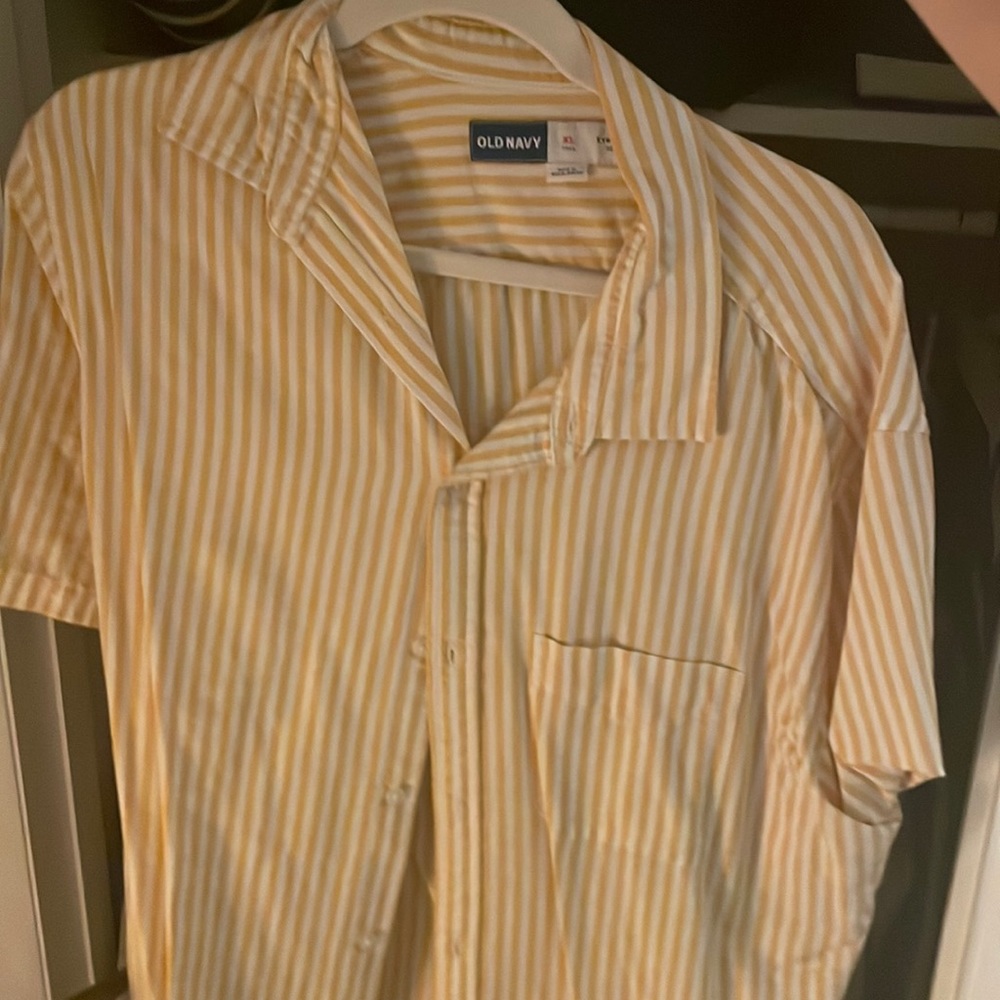 Old navy men’s tall button up short sleeve